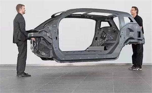 很多人認為車越重越穩(wěn)，那么輕量化設(shè)計后還安全嗎？