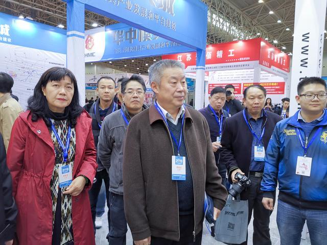 2018武漢國(guó)際新能源汽車工業(yè)展在武漢盛大開幕
