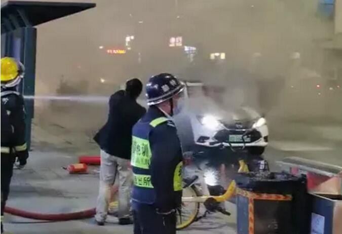 比亞迪新能源汽車再自燃！